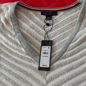 Tommy Hilfiger Gray Chevron V-Neck Sweater